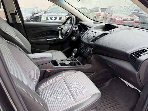 Used 2018 Ford Escape SE w/ SE Sport Appearance Package AWD/4WD image 9