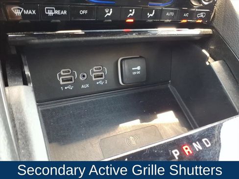Used 2025 Jeep Grand Cherokee Altitude AWD/4WD image 6