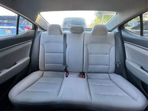 Used 2017 Hyundai Elantra SE image 19
