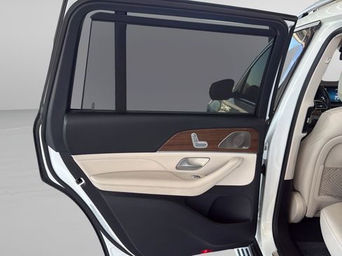 Certified 2022 Mercedes-Benz GLS 450 4MATIC image 31