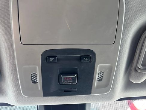 Used 2019 Toyota Camry LE FWD image 15