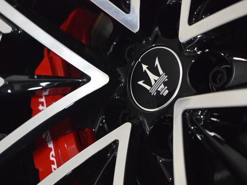 Certified 2024 Maserati Grecale Modena AWD/4WD image 17