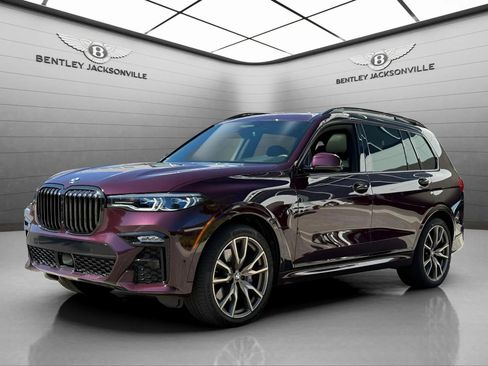 Used 2022 BMW X7 M50i image 7