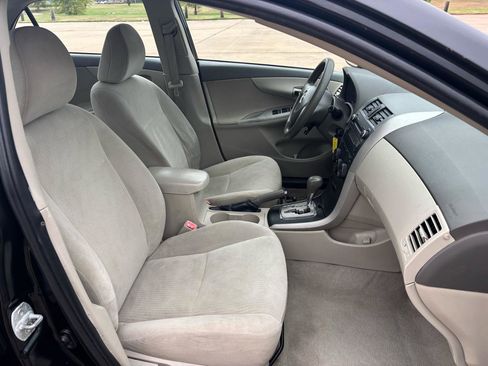 Used 2010 Toyota Corolla image 7