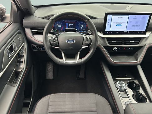 Used 2025 Ford Explorer ST-Line w/ ST-Line Street Pack AWD/4WD image 10