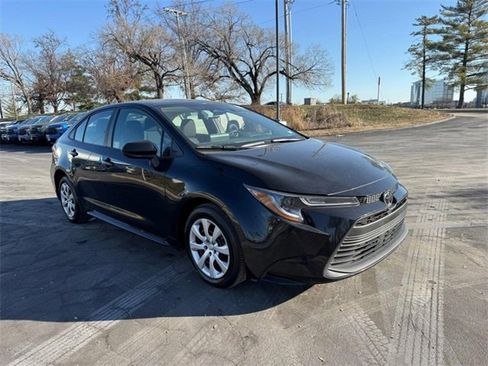 Used 2024 Toyota Corolla LE image 8