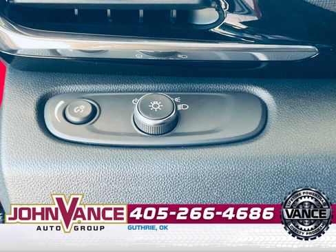 Used 2025 Buick Envista Sport Touring image 22