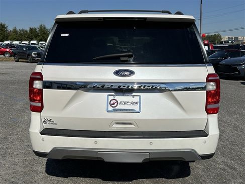 Used 2018 Ford Expedition XLT w/ Cargo Package image 7