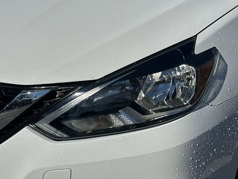 Used 2016 Nissan Sentra SV image 11