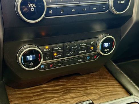 Used 2020 Ford Expedition Platinum AWD/4WD image 16