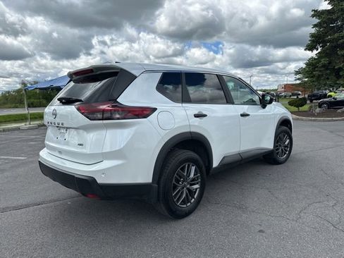 Certified 2025 Nissan Rogue S AWD/4WD image 5