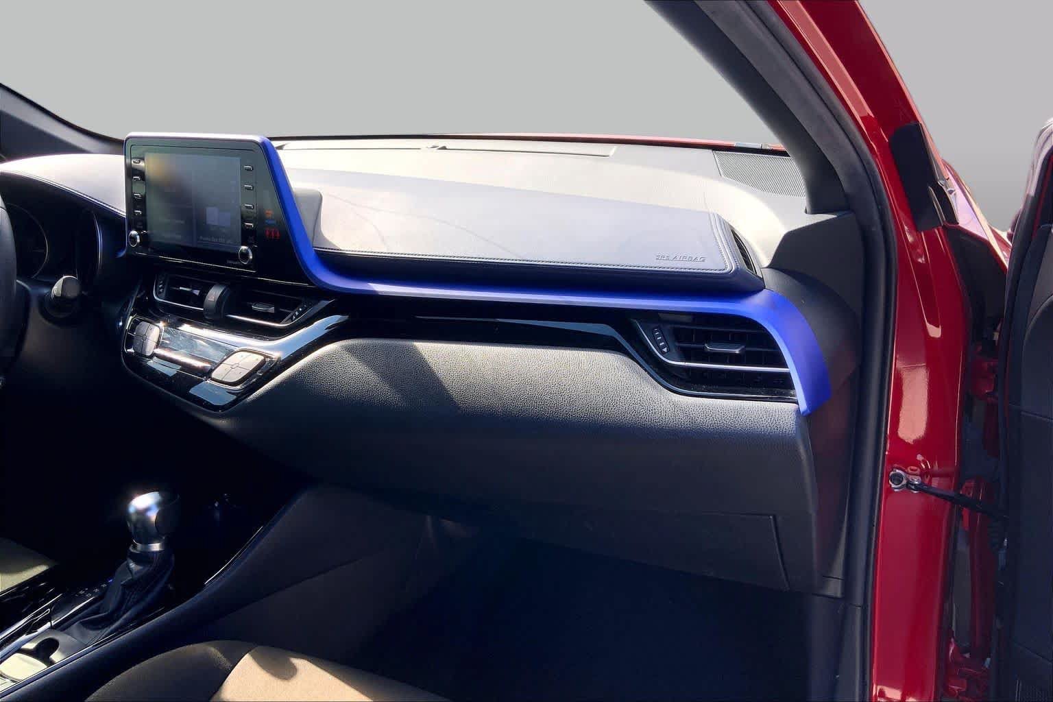 Used 2021 Toyota C-HR XLE FWD image 18