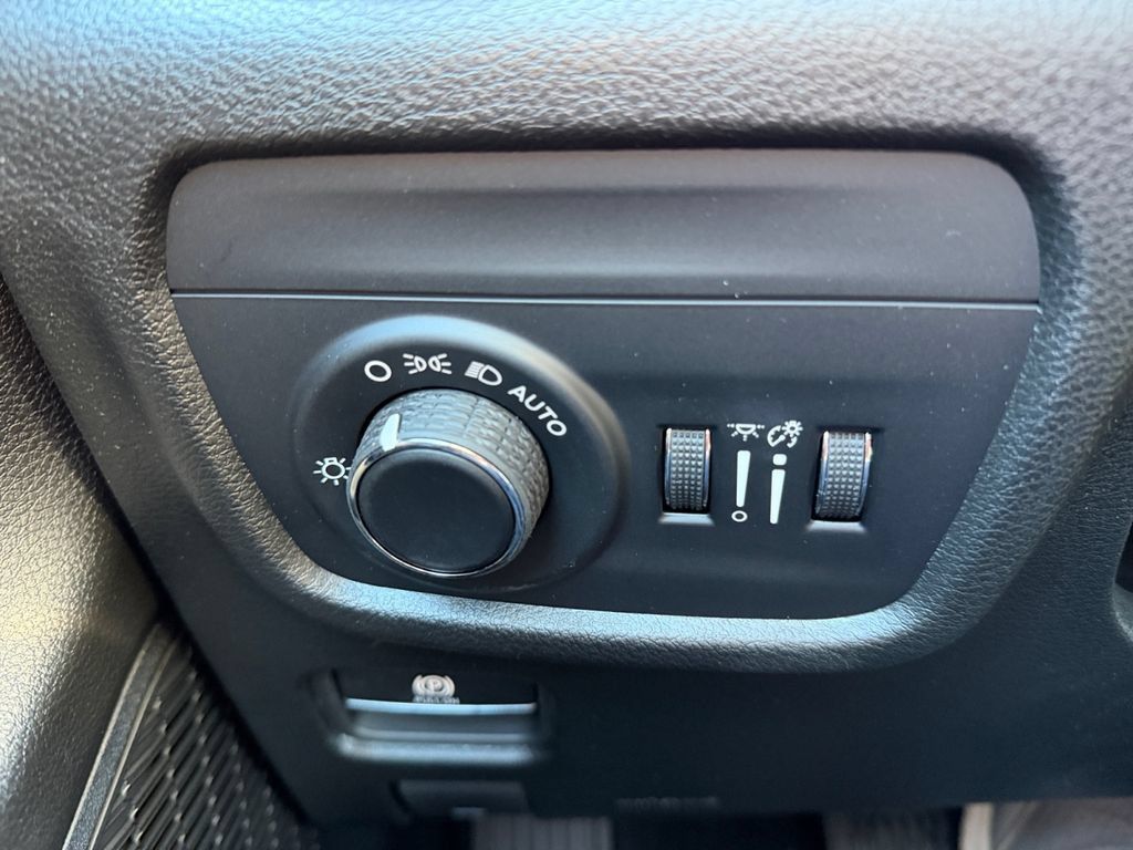 New 2026 Jeep Grand Cherokee Altitude AWD/4WD image 18