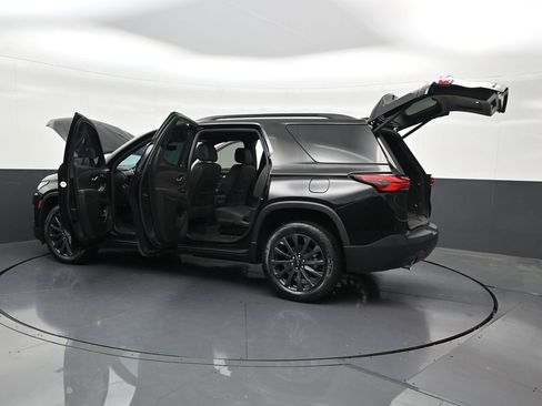 Used 2023 Chevrolet Traverse RS FWD image 35