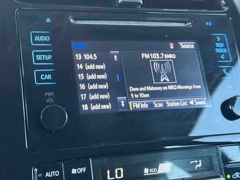 Used 2017 Toyota Prius Two FWD image 18