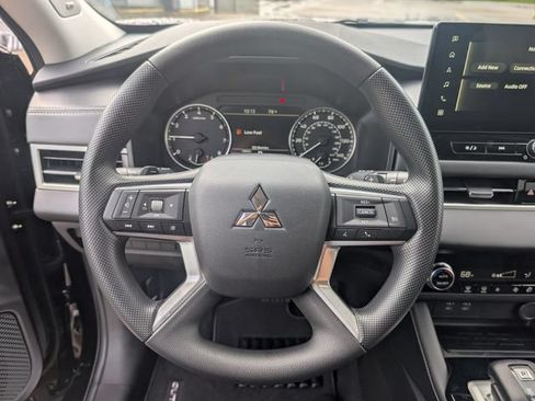 New 2026 Mitsubishi Outlander ES AWD/4WD image 14