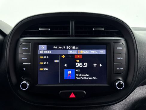 Certified 2025 Kia Soul LX w/ LX Technology Package FWD image 8