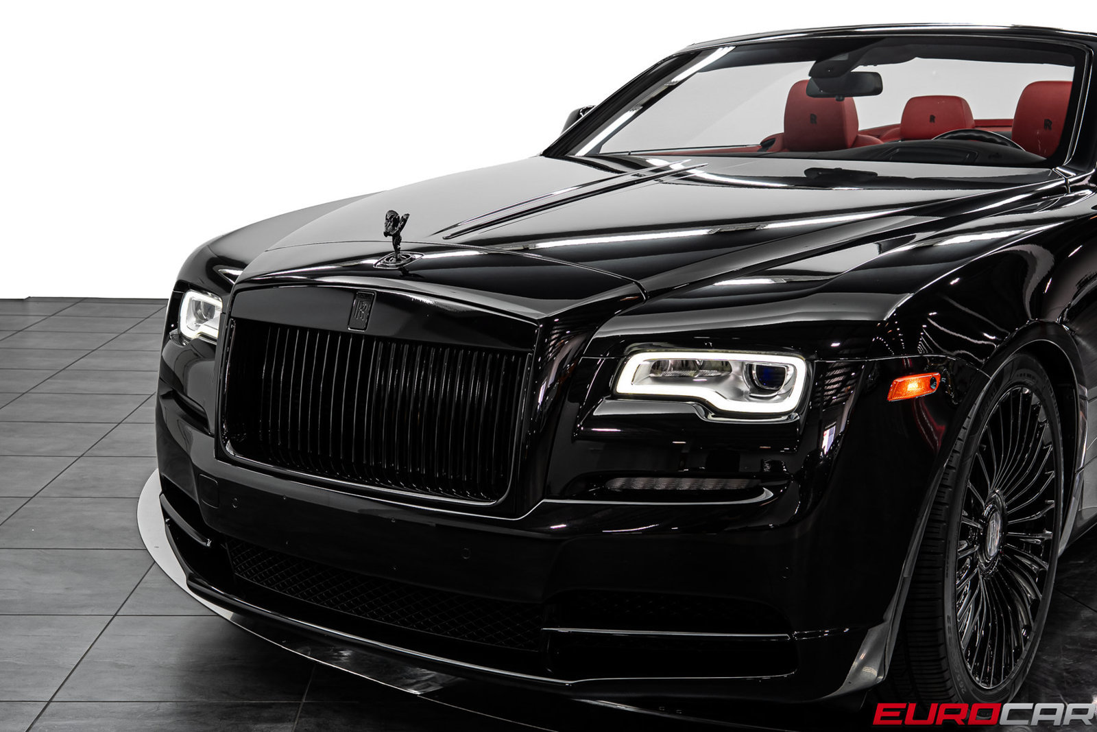 Used 2018 Rolls-Royce Dawn RWD image 16