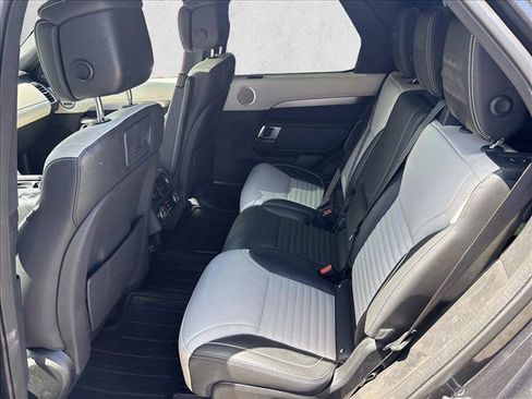 Used 2024 Land Rover Discovery Dynamic SE AWD/4WD image 19