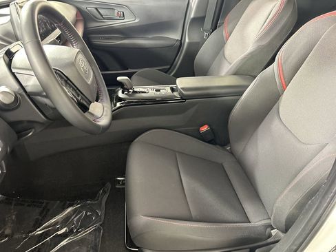 Used 2025 Toyota Prius Plug-In Hybrid image 20