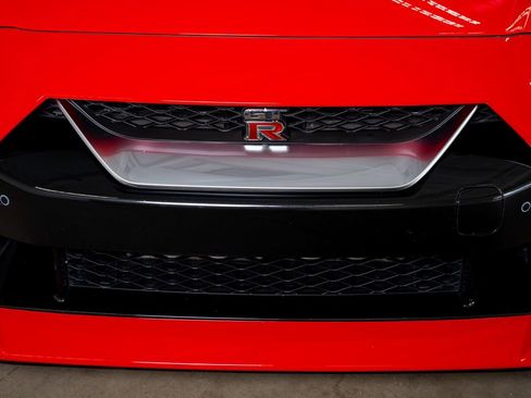 Used 2023 Nissan GT-R Premium w/ Floor Mat Package image 16