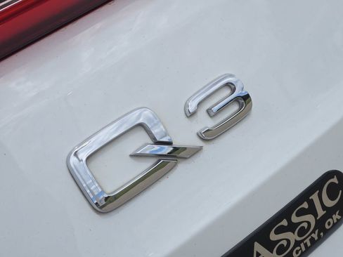 Used 2020 Audi Q3 2.0T Premium w/ Convenience Package AWD/4WD image 32
