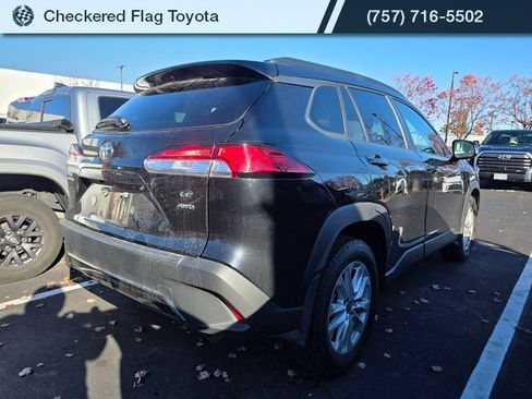 Used 2023 Toyota Corolla Cross LE image 6