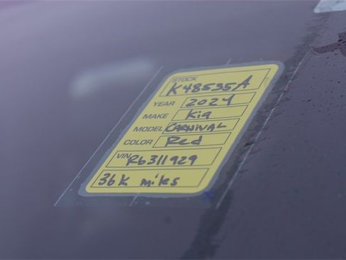 Used 2024 Kia Carnival LX image 35