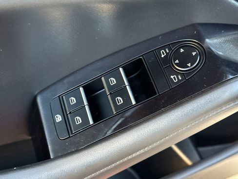 Used 2022 MAZDA MAZDA3 s image 11