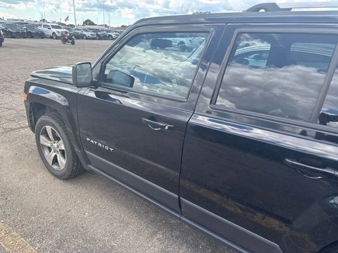 Used 2017 Jeep Patriot High Altitude AWD/4WD image 15