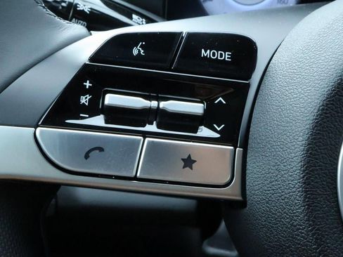 New 2025 Hyundai Elantra SEL image 11