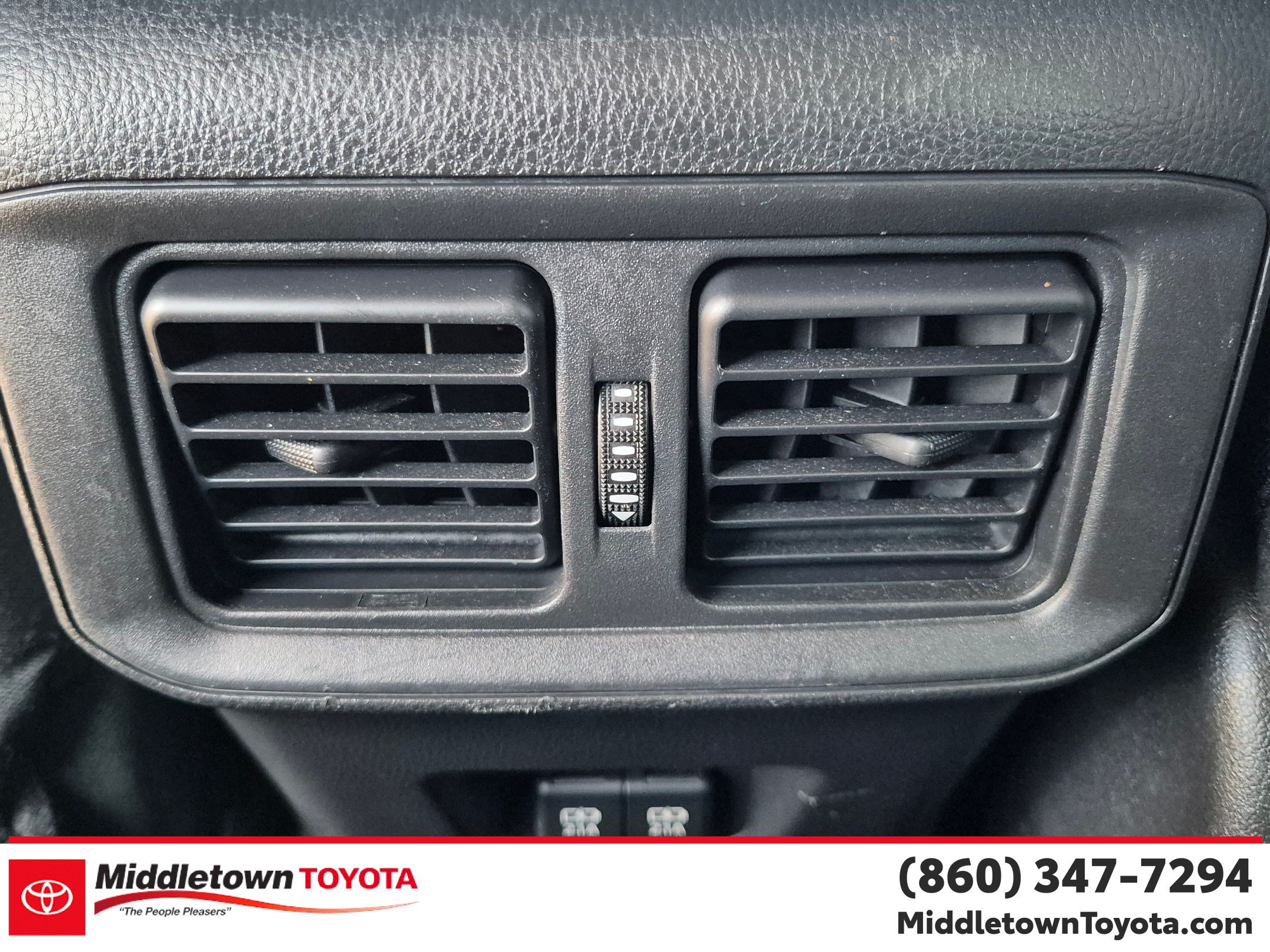 Used 2021 Toyota RAV4 XLE w/ Convenience Package AWD/4WD image 30