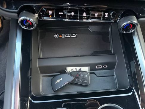 Used 2025 Chevrolet Tahoe Z71 AWD/4WD image 28