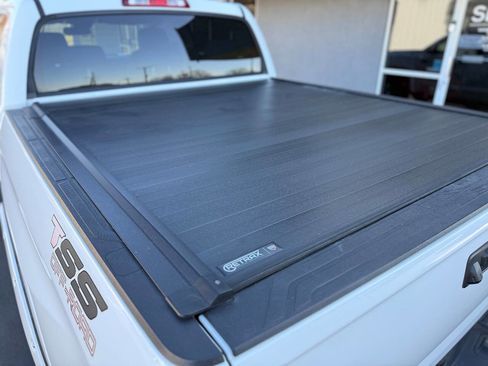 Used 2018 Toyota Tundra SR5 image 9