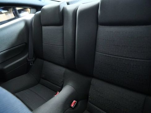 Used 2005 Ford Mustang Coupe RWD image 17