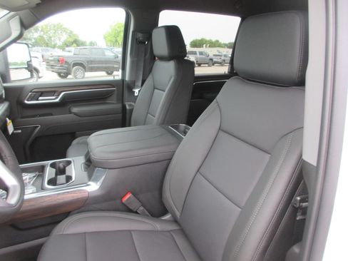 New 2026 GMC Sierra 2500 SLT AWD/4WD image 13