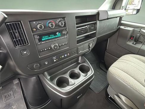Used 2024 Chevrolet Express 3500 LT w/ LT Preferred Equipment Group image 20