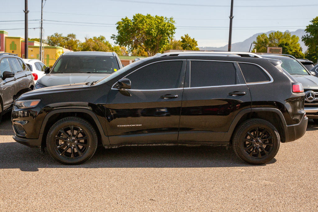 Used 2019 Jeep Cherokee Latitude w/ Popular Appearance Group FWD image 8