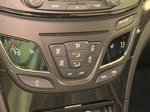 Used 2014 Buick Regal Premium w/ Driver Confidence Package #2 image 25