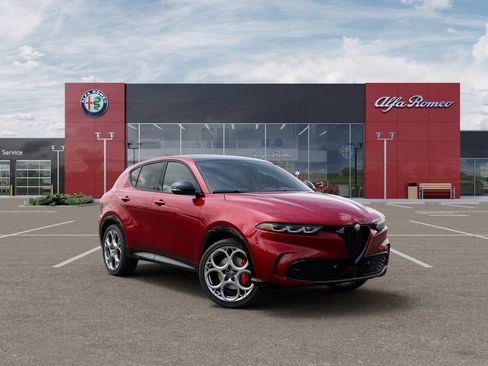 New 2025 Alfa Romeo Tonale w/ Premium Package AWD/4WD image 5