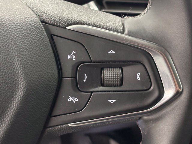 Used 2025 Chevrolet Trax LT w/ Sunroof Package FWD image 21