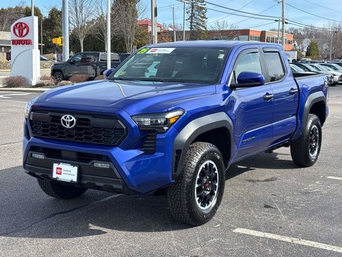 Certified 2025 Toyota Tacoma TRD Off-Road image 7