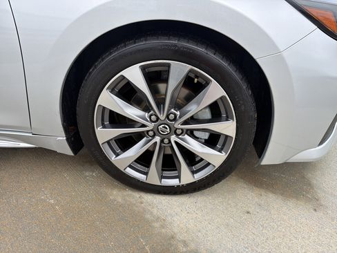 Used 2021 Nissan Maxima Platinum w/ Sport Mat Group image 13