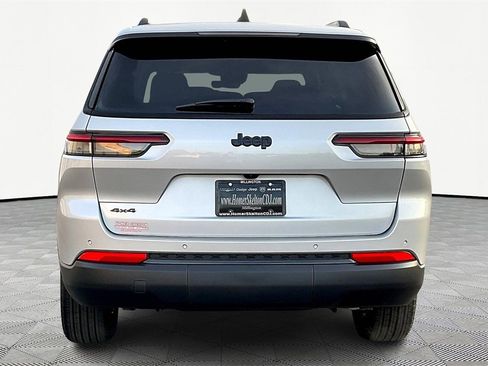 New 2025 Jeep Grand Cherokee L Altitude image 4