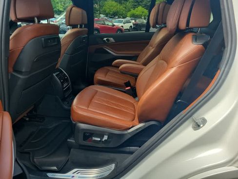 Used 2019 BMW X7 xDrive50i w/ M Sport Package AWD/4WD image 34
