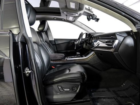 Used 2019 Audi Q8 Prestige w/ Luxury Package AWD/4WD image 37