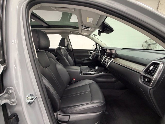 Used 2023 Kia Sorento S w/ Panoramic Sunroof Package AWD/4WD image 28
