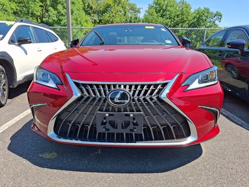 Used 2025 Lexus ES 350 w/ Premium Package FWD image 2