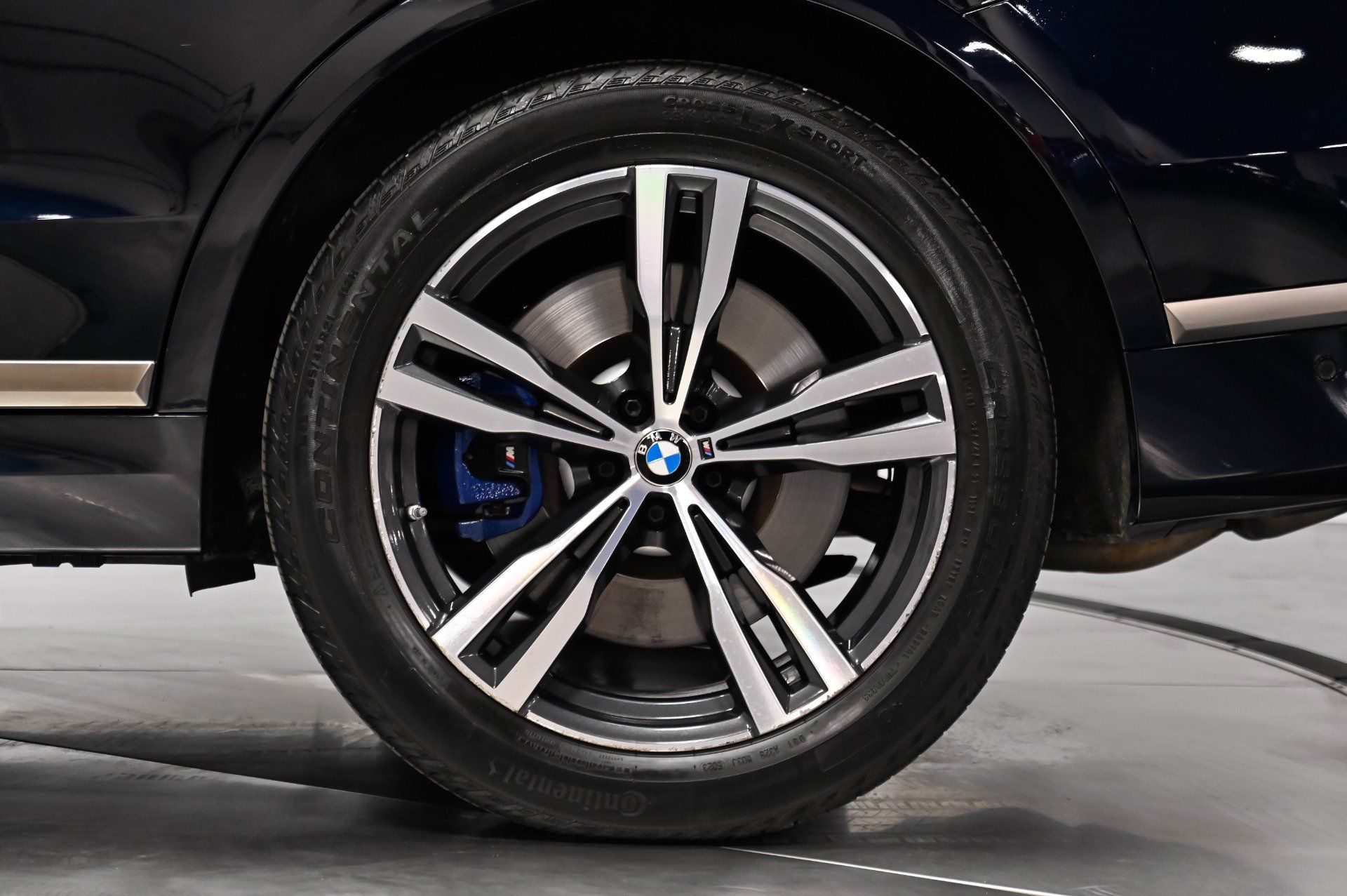 Used 2021 BMW X7 M50i AWD/4WD image 23