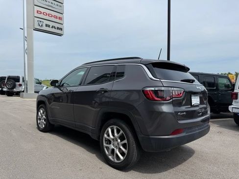 Used 2024 Jeep Compass Latitude AWD/4WD image 5